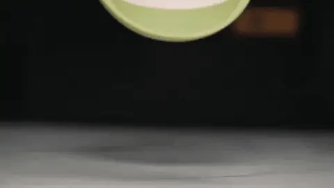 Flexible silicone ladle edge conforming to cookware