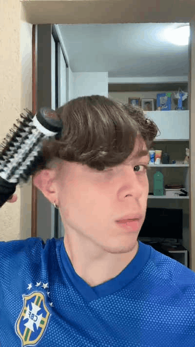 Rotating hair brush styling demonstration
