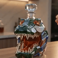VVTASHEN Crocodile Decanter rotating display