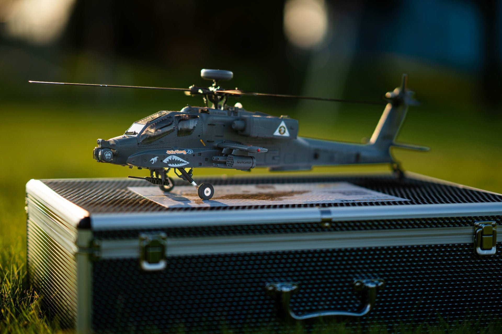 YU XIANG F11-S AH64 Apache RC Helicopter 1/32 2.4G 6CH RTF GPS Smart V,