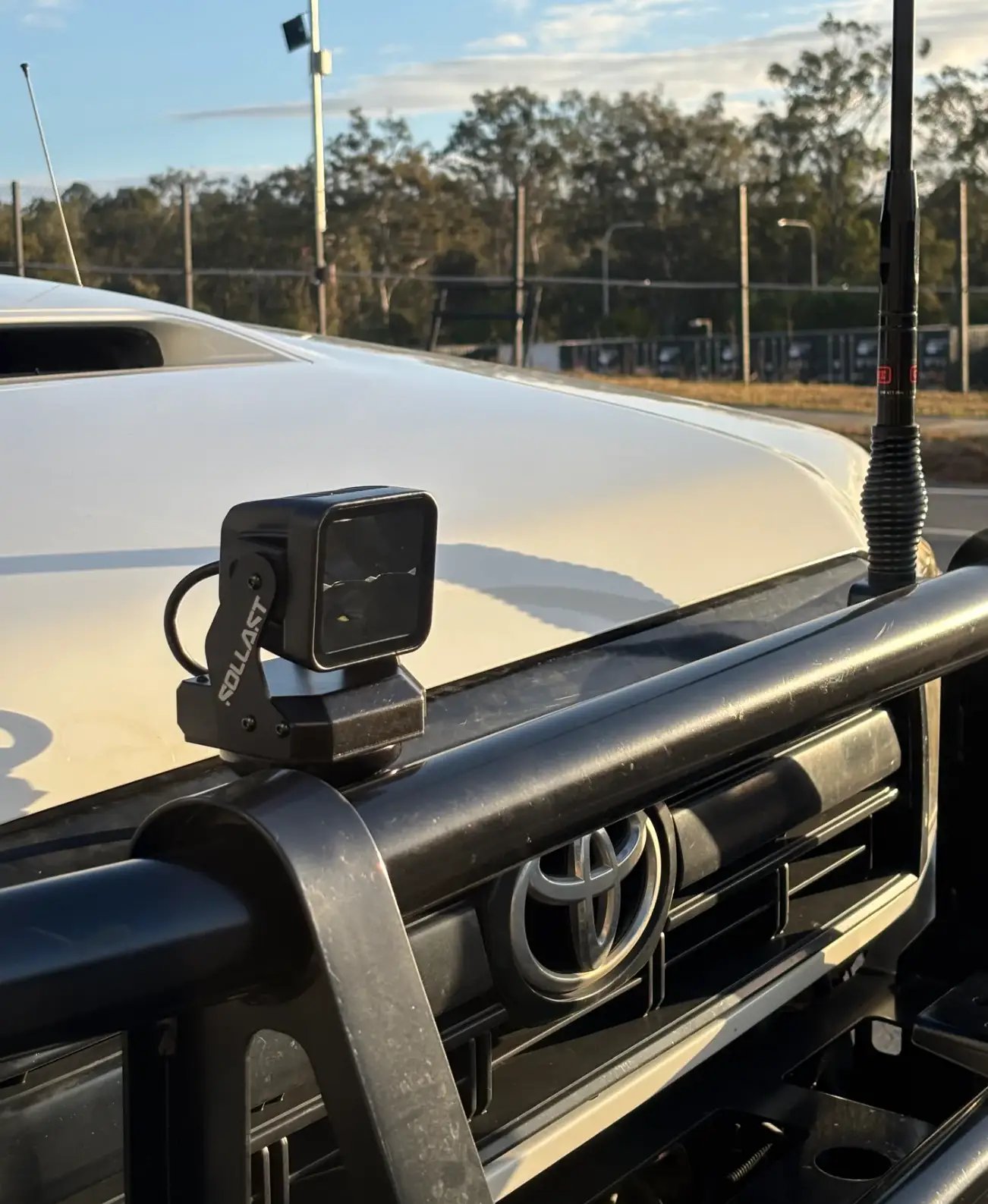 Front view of high output rotating spotlight