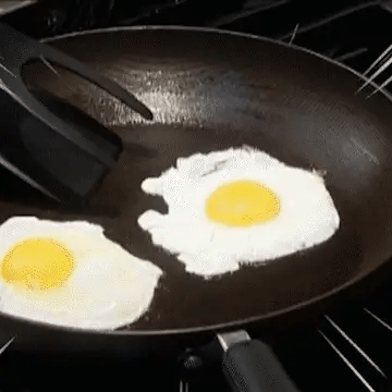 2 in 1 grip flip cooking tongs in use